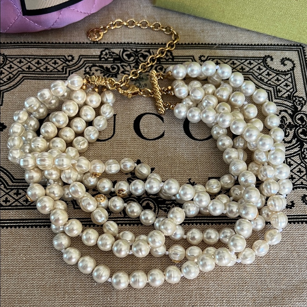 Gucci Pearl Necklace with Gold Accents